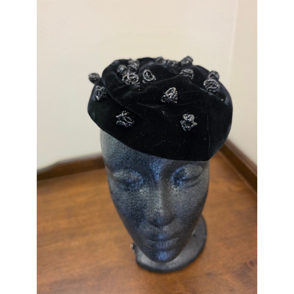 Vtg 1950s Gilbert Orcel Jr Paris Black Velvet Beaded Cocktail Hat Best & Co 5th